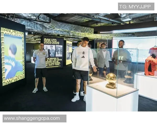 足球球星骚气十足的场上风采与场外魅力如何共同成就他们的传奇人生